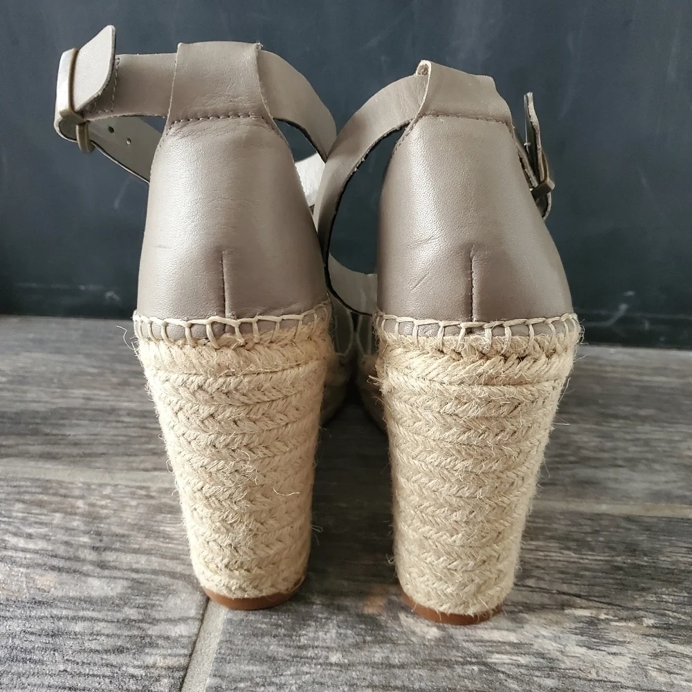 Treasure & Bond Sannibel Gray Wedge Sandals